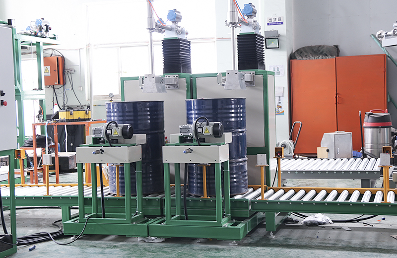 200L自动对口液体灌装机_工厂实拍1